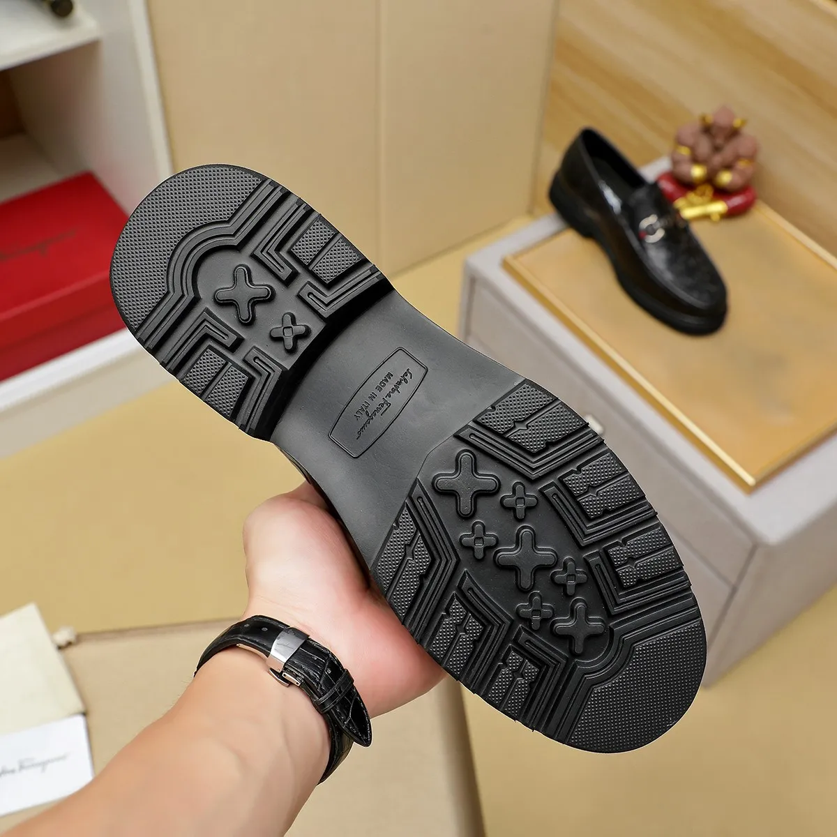 Men's shoes 💰500 Ferragamo [Ferragamo] top imported suit men's shoes 💯Original copy of the official website, product materials: selected imported embossed calfskin + luxury hardware buckle accessories ~ imported water-dyed cow 🐂 leather lining. Strong three-dimensional visual effect, original combination outsole, multiple colors available😘 Size: 38-44 (.45.46. Customized)